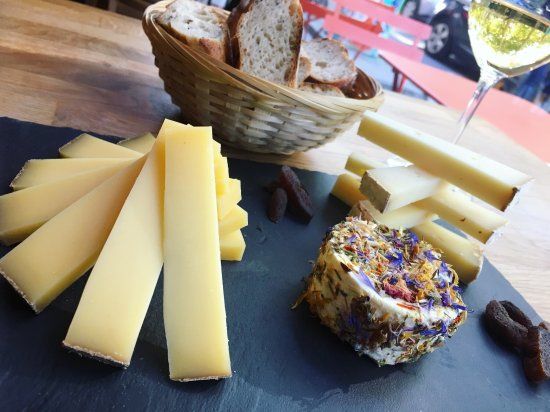 La Vache Dans Les Vignes