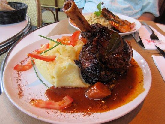Le Maine Cafe