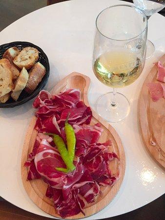 Comestibles & Marchand de Vins