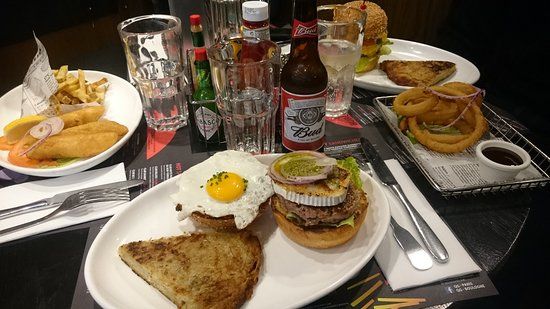 Le QG, Le repere du burger